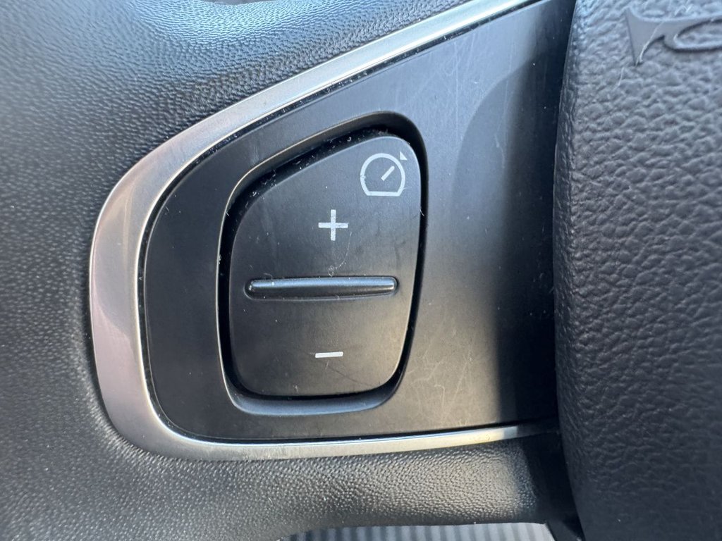 Used Renault Captur 2018 for sale - 76345305: Photo 48