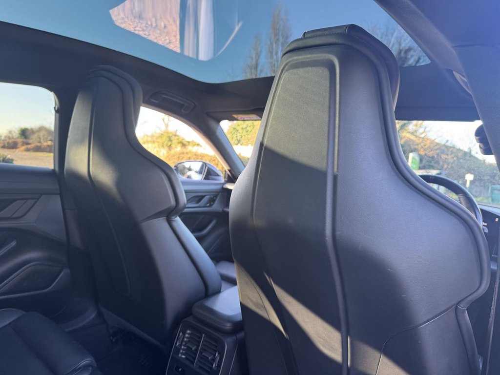 Used Porsche Taycan 2020 for sale - 76826477: Photo 25