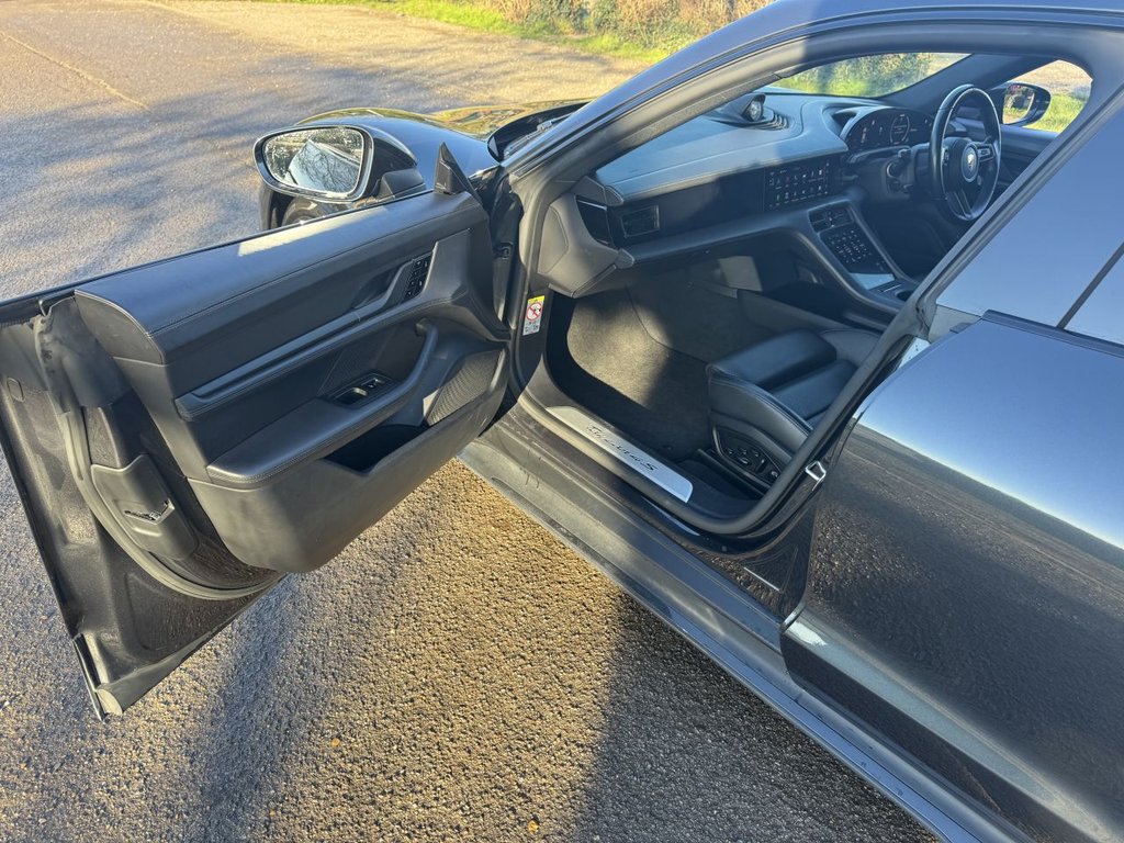 Used Porsche Taycan 2020 for sale - 76826477: Photo 39