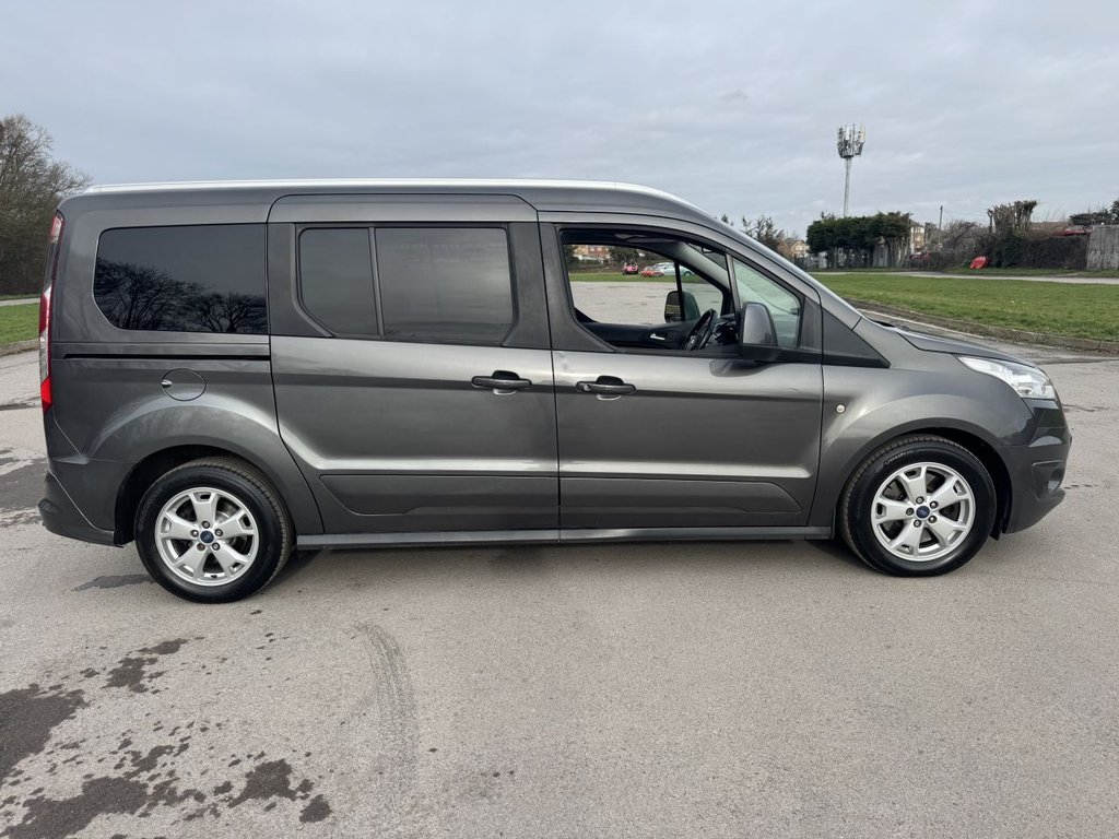 Used Ford Grand Tourneo Connect 2017 for sale - 76901096: Photo 17