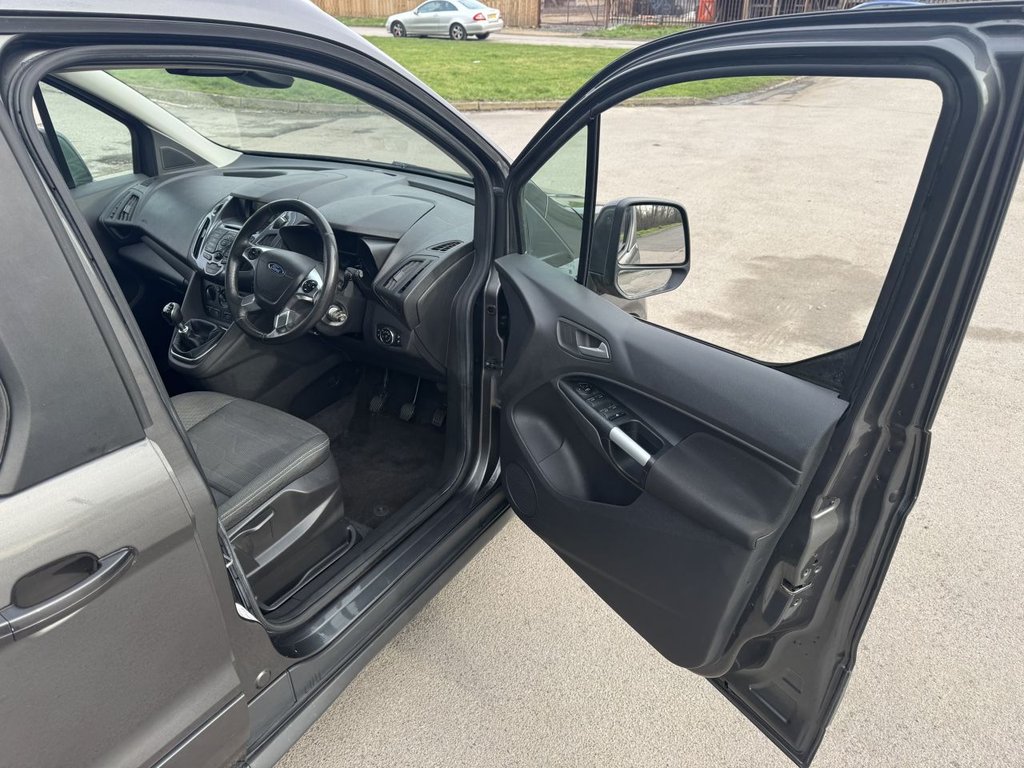 Used Ford Grand Tourneo Connect 2017 for sale - 76901096: Photo 19