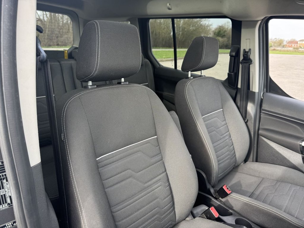 Used Ford Grand Tourneo Connect 2017 for sale - 76901096: Photo 22