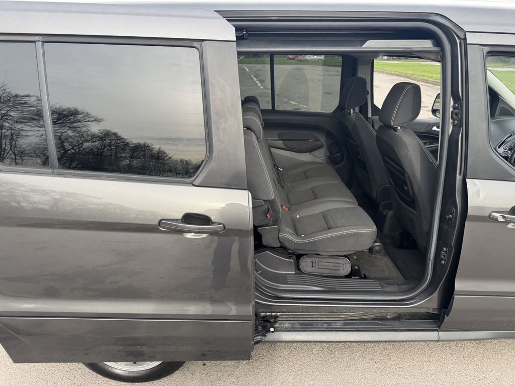 Used Ford Grand Tourneo Connect 2017 for sale - 76901096: Photo 24