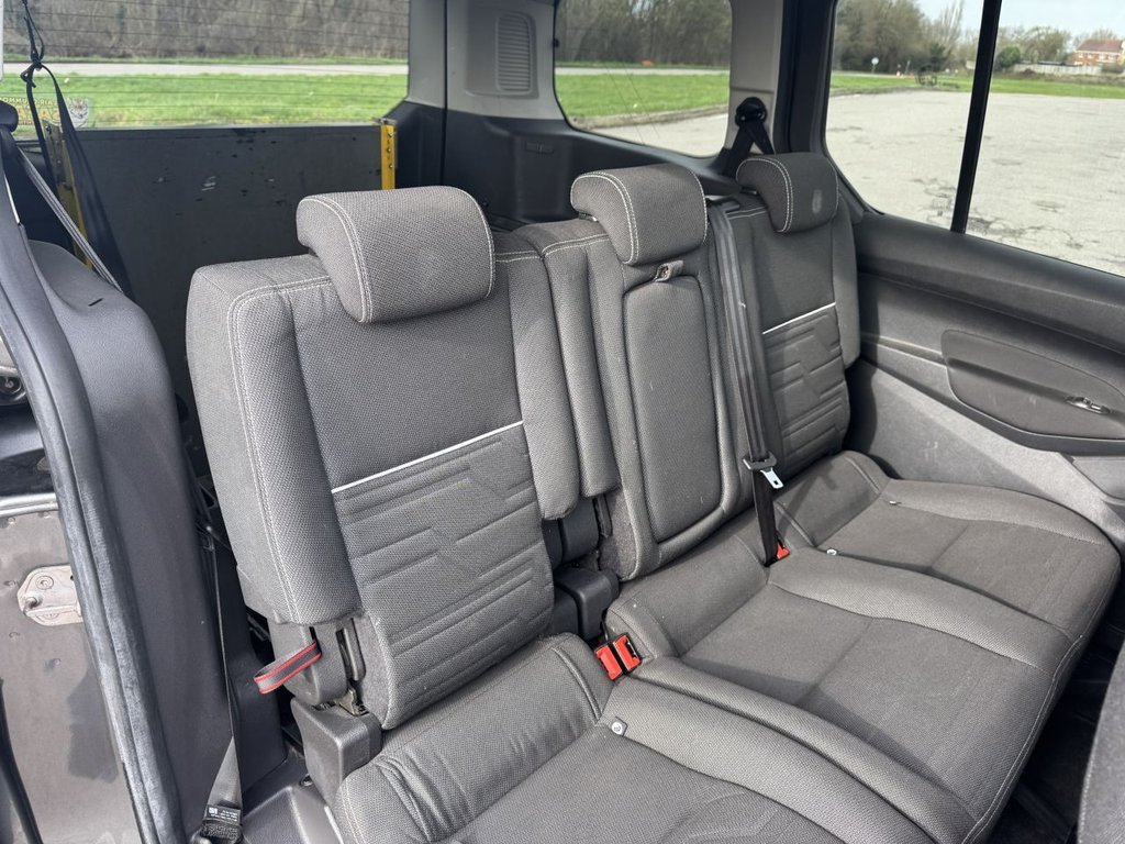Used Ford Grand Tourneo Connect 2017 for sale - 76901096: Photo 27