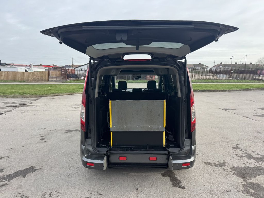 Used Ford Grand Tourneo Connect 2017 for sale - 76901096: Photo 29