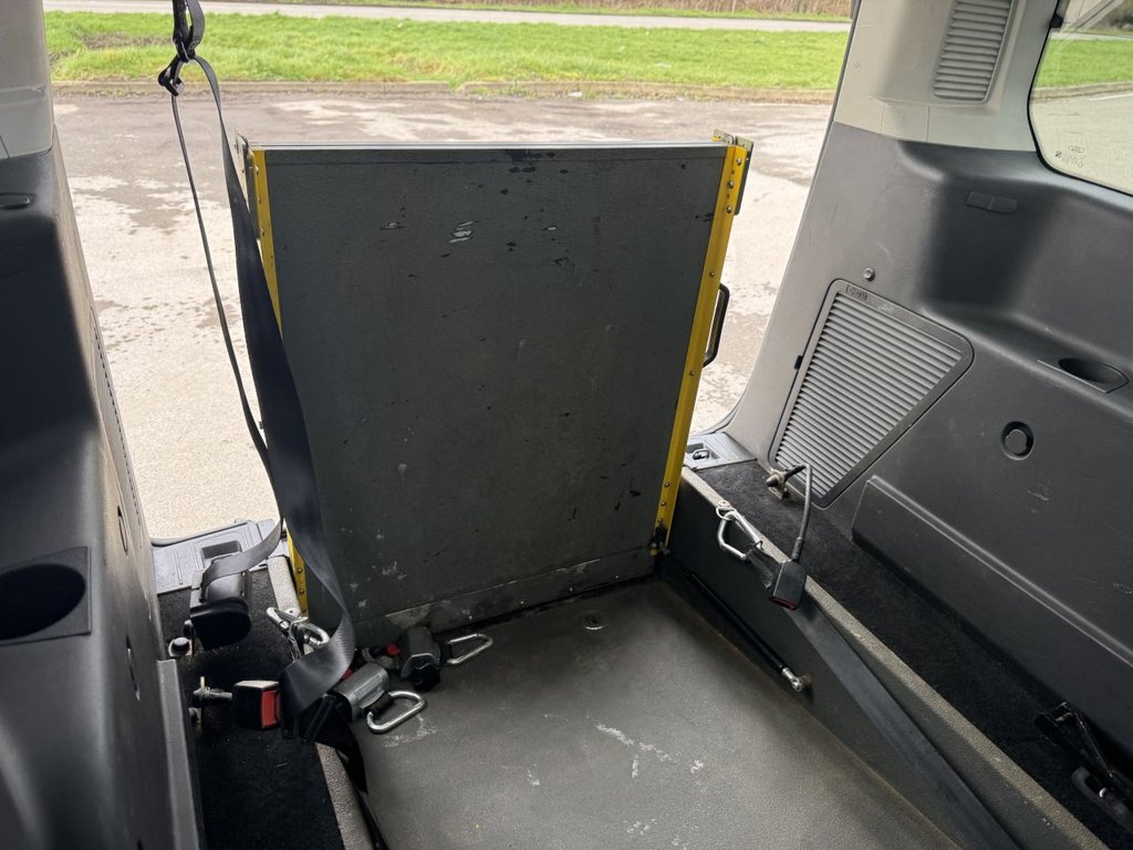 Used Ford Grand Tourneo Connect 2017 for sale - 76901096: Photo 33