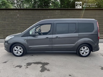 Used Ford Grand Tourneo Connect 2017 for sale - 76901096: Photo