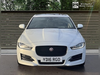 Used Jaguar XE 2016 for sale - 76923803: Photo