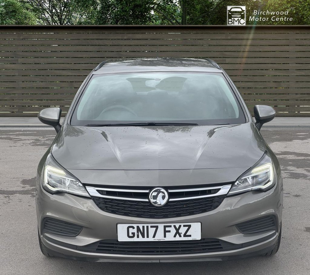 Used Vauxhall Astra 2017 for sale - 76216807: Photo 2