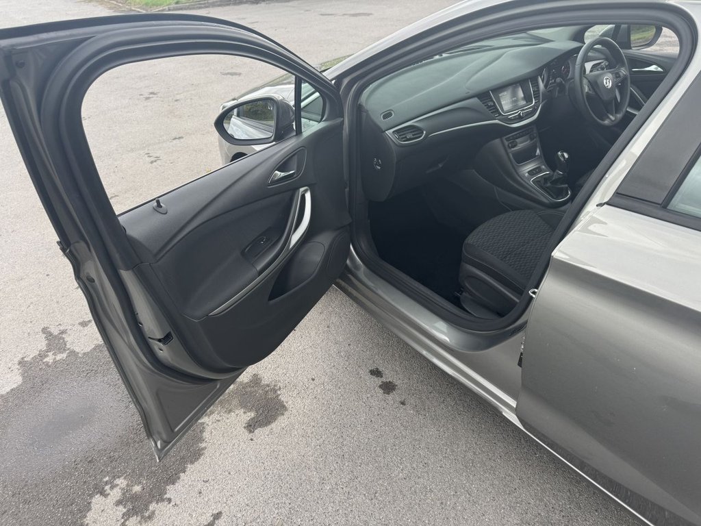 Used Vauxhall Astra 2017 for sale - 76216807: Photo 33