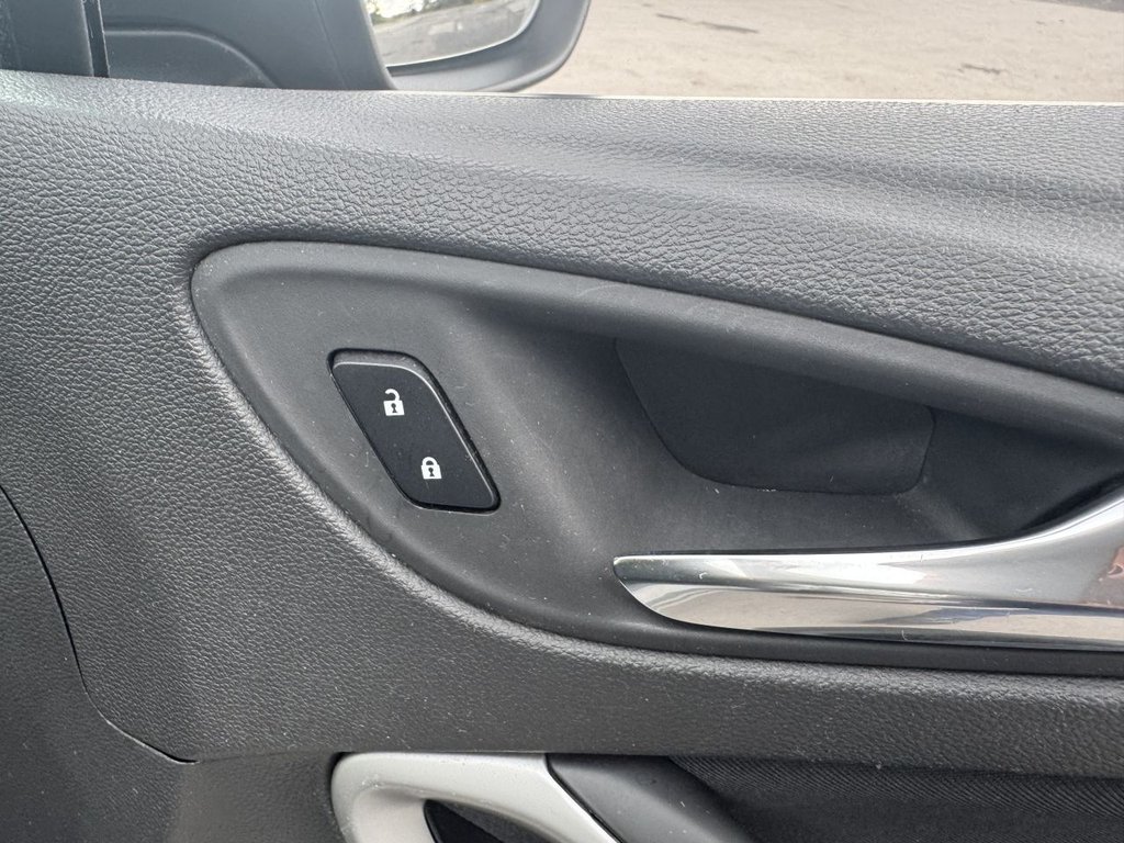 Used Vauxhall Astra 2017 for sale - 76216807: Photo 45