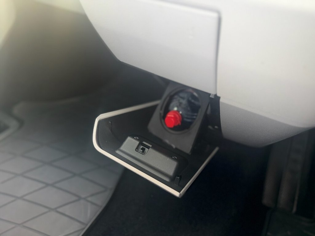 Used Volkswagen Transporter 2017 for sale - 77898943: Photo 24