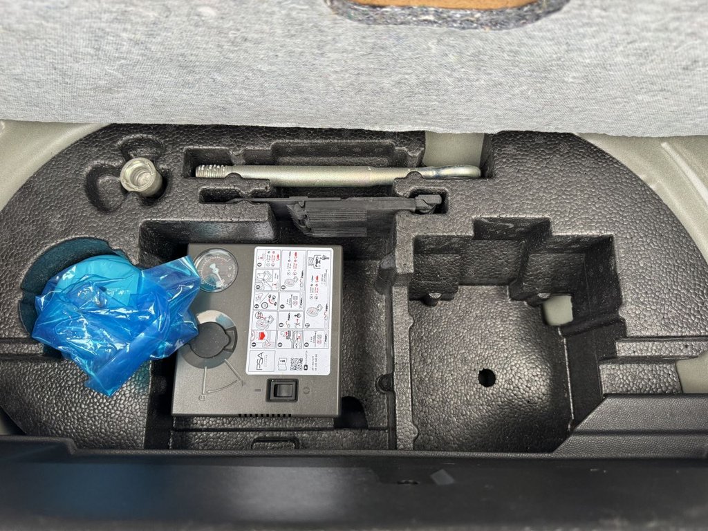 Used Peugeot E-208 2022 for sale - 77139965: Photo 31