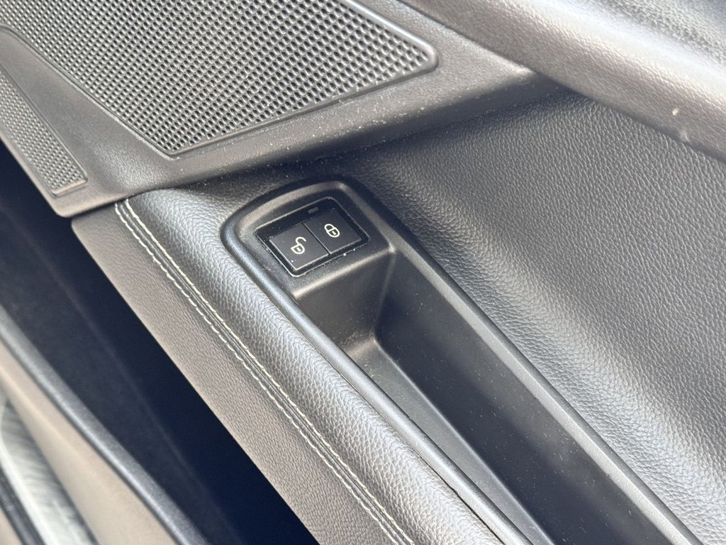 Used Jaguar XE 2016 for sale - 77821015: Photo 46