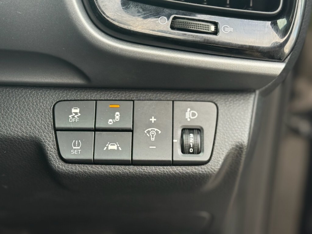 Used Kia Stonic 2018 for sale - 76291770: Photo 25