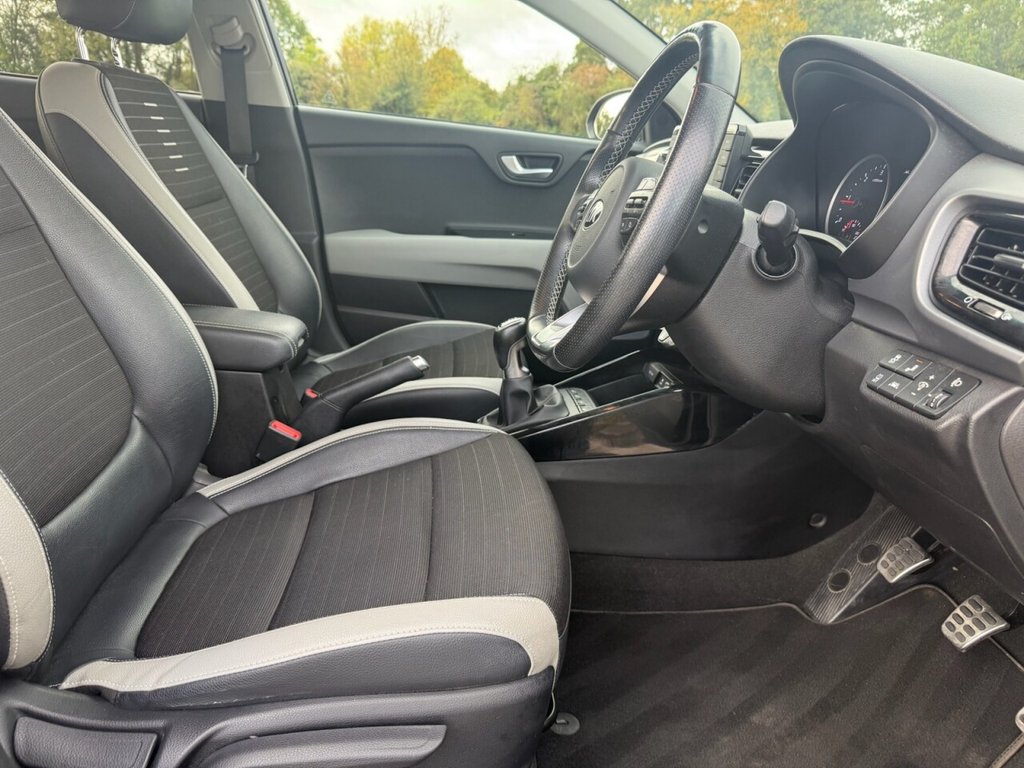 Used Kia Stonic 2018 for sale - 76291770: Photo 9