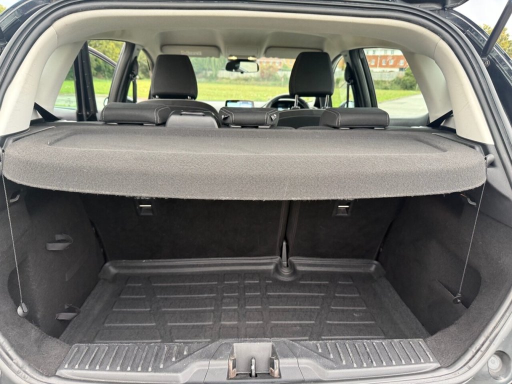 Used Ford Fiesta 2018 for sale - 76080948: Photo 36