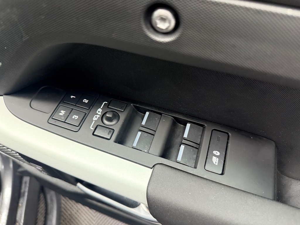 Used Land Rover Defender 2024 for sale - 76559220: Photo 26