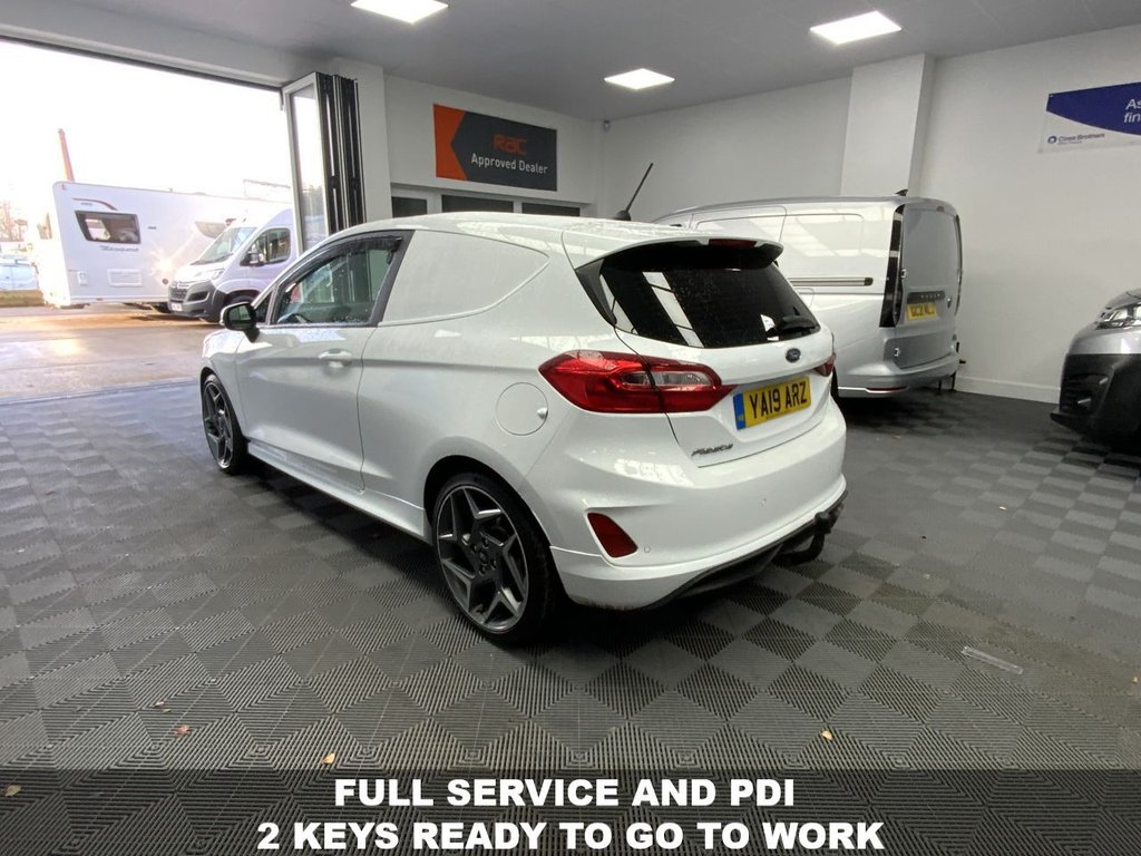 Used Ford Fiesta Van 2019 for sale - 77027141: Photo 4