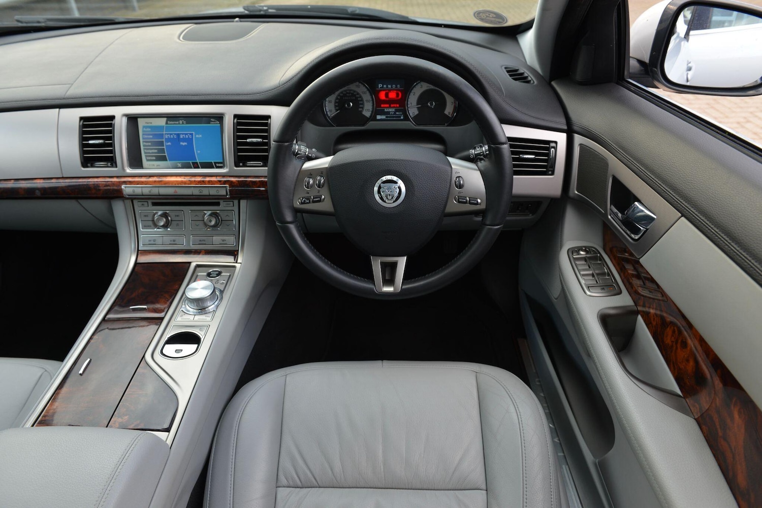 Used Jaguar XF 2010 for sale - 77279555: Photo 10