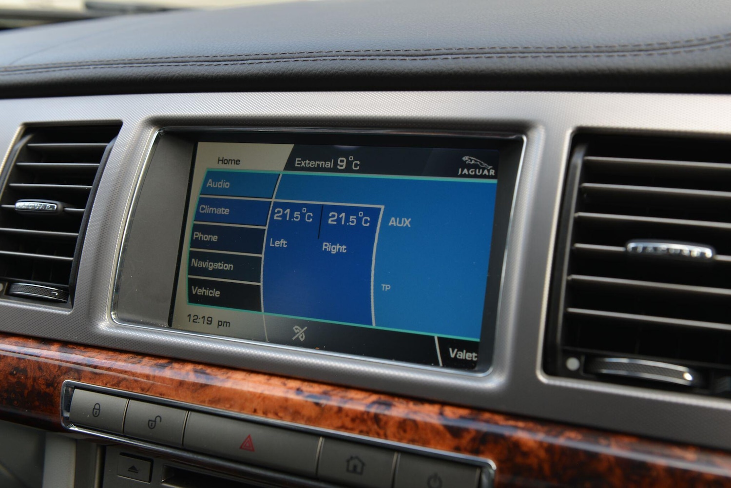 Used Jaguar XF 2010 for sale - 77279555: Photo 24