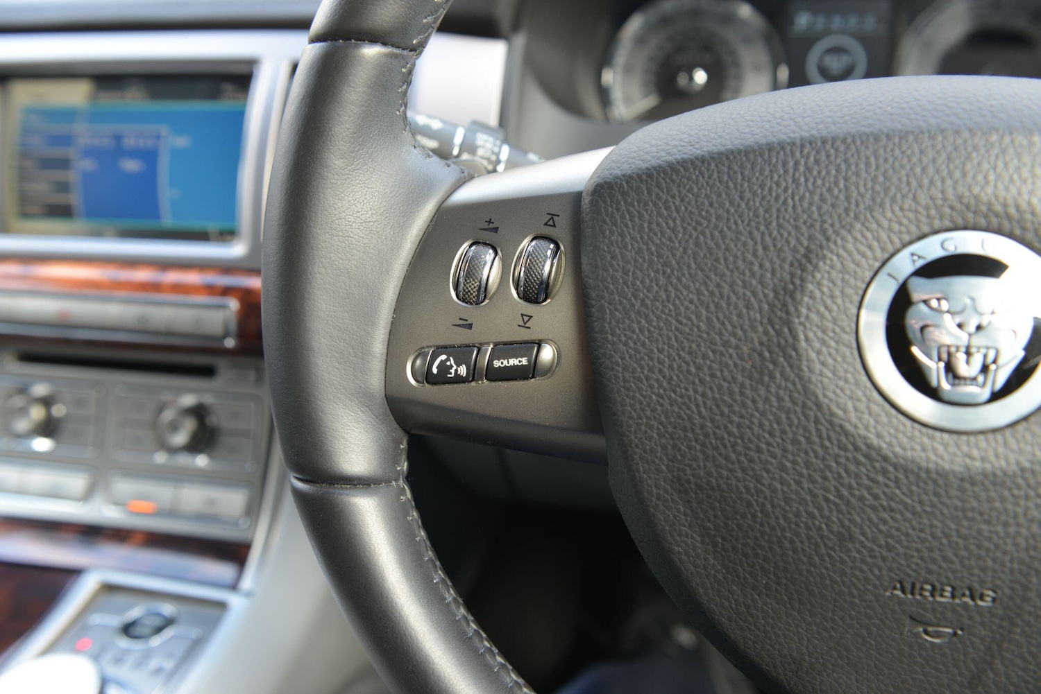 Used Jaguar XF 2010 for sale - 77279555: Photo 31