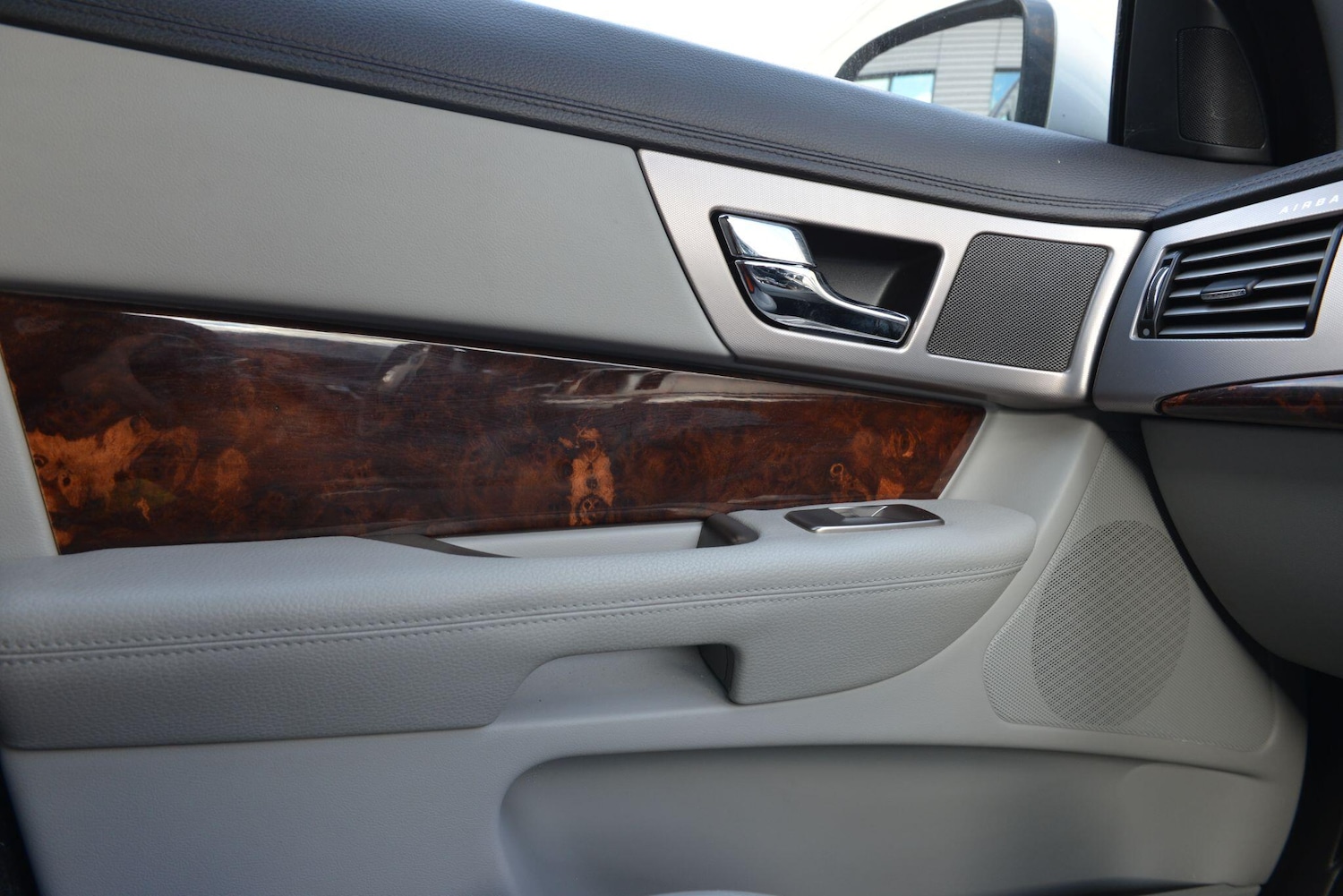 Used Jaguar XF 2010 for sale - 77279555: Photo 34