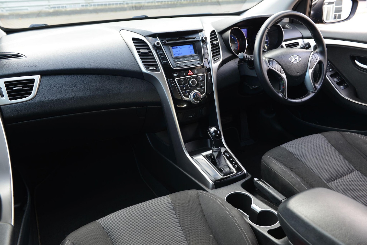 Used Hyundai i30 2014 for sale - 76715071: Photo 2