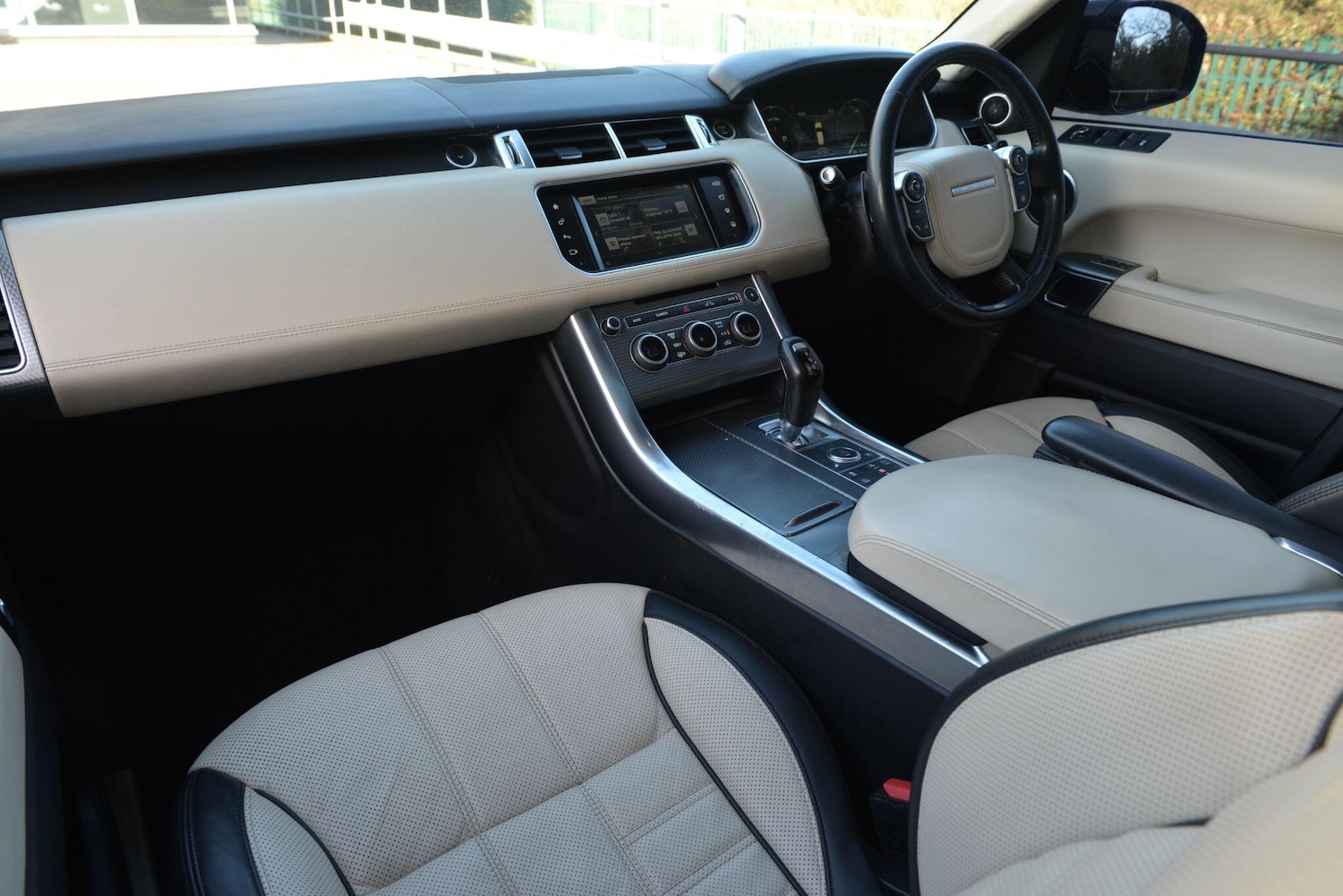 Used Land Rover Range Rover Sport 2016 for sale - 78034503: Photo 2