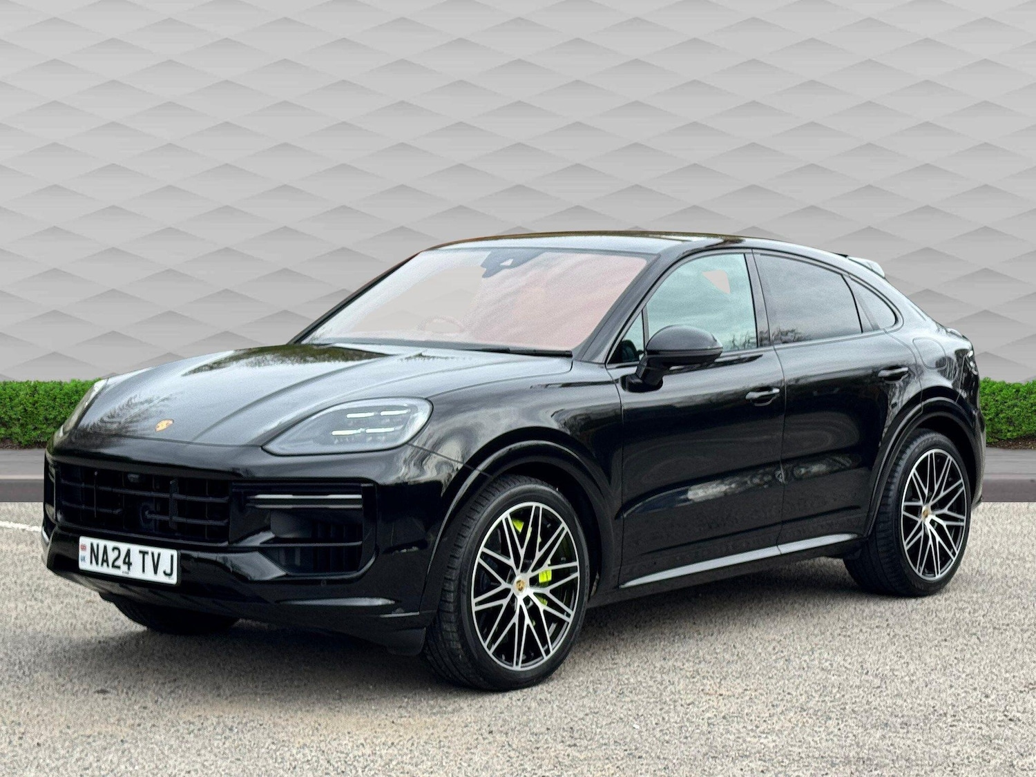Used Porsche Cayenne 2024 for sale - 78086662: Photo 4