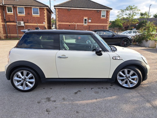 Used MINI Hatch 2011 for sale - 75664395: Photo 8