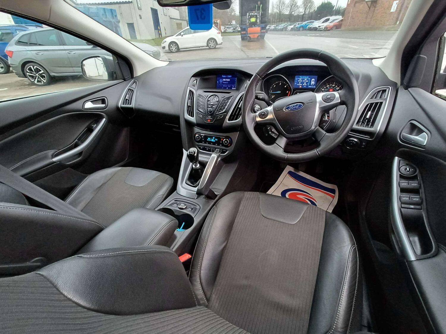 Used Ford Focus 2011 for sale - 76198255: Photo 11