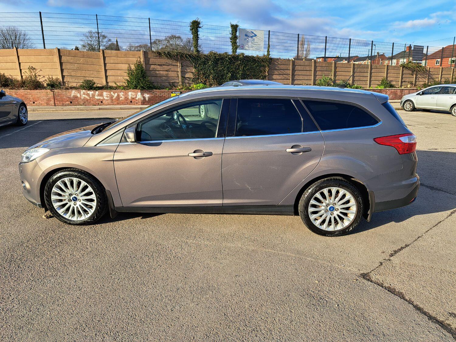 Used Ford Focus 2011 for sale - 76198255: Photo 4