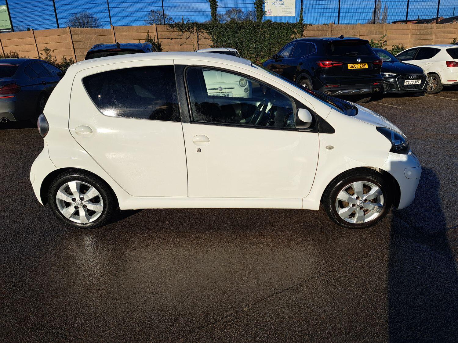 Used Toyota AYGO 2011 for sale - 78040332: Photo 4