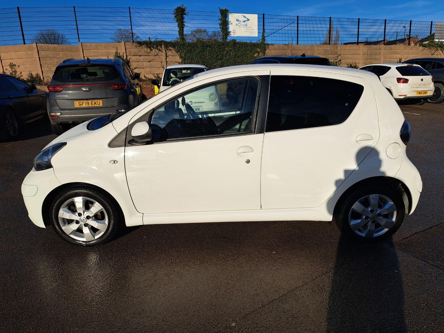 Used Toyota AYGO 2011 for sale - 78040332: Photo 5