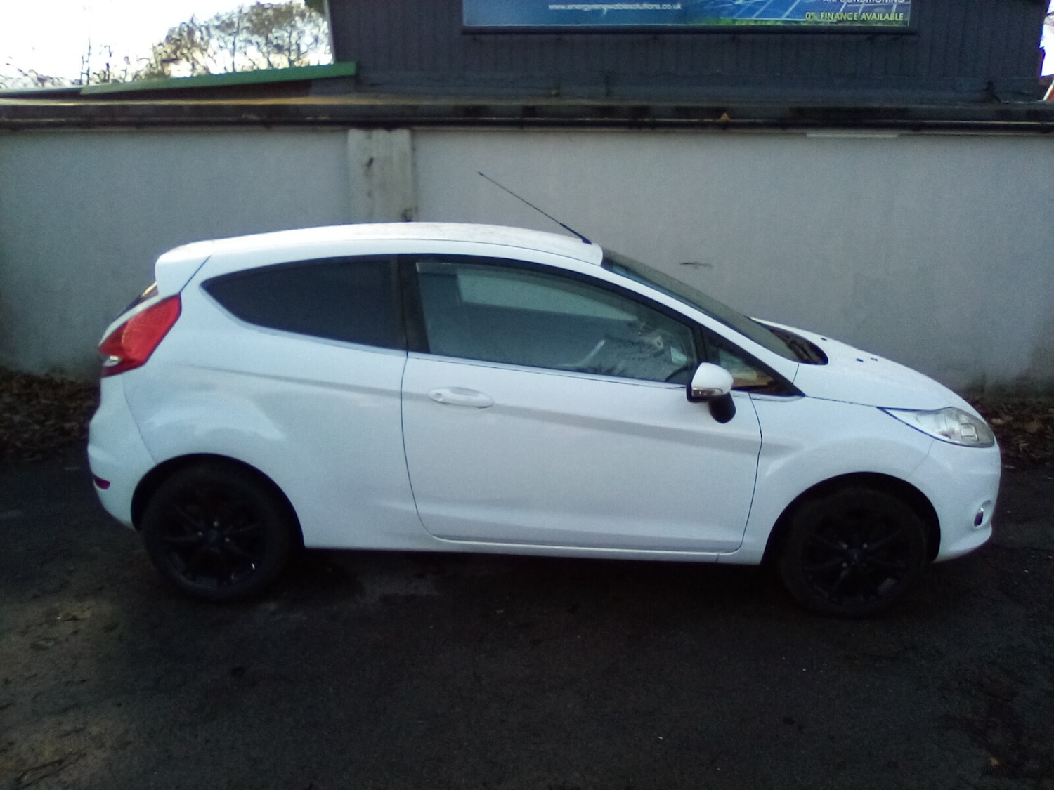 Used Ford Fiesta 2011 for sale - 76682700: Photo 2