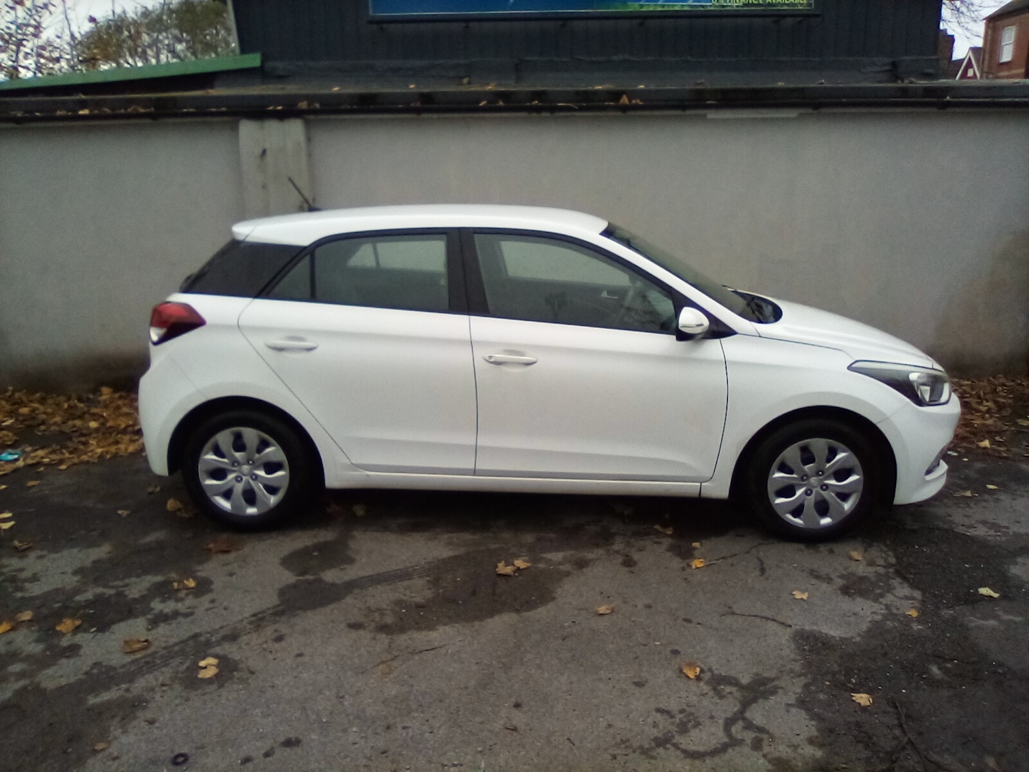 Used Hyundai i20 2015 for sale - 76488516: Photo 2