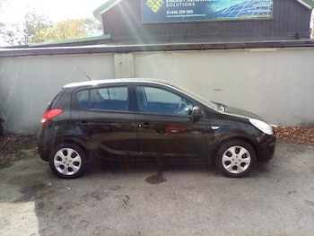 Used Hyundai i20 2011 for sale - 76193070: Photo