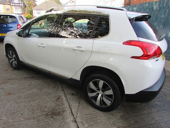 Used Peugeot 2008 2015 for sale - 76124910: Photo 4