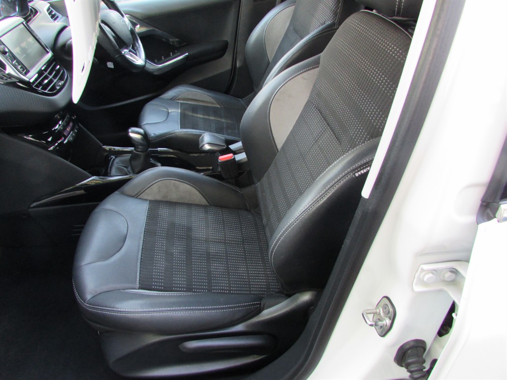 Used Peugeot 2008 2015 for sale - 76124910: Photo 7