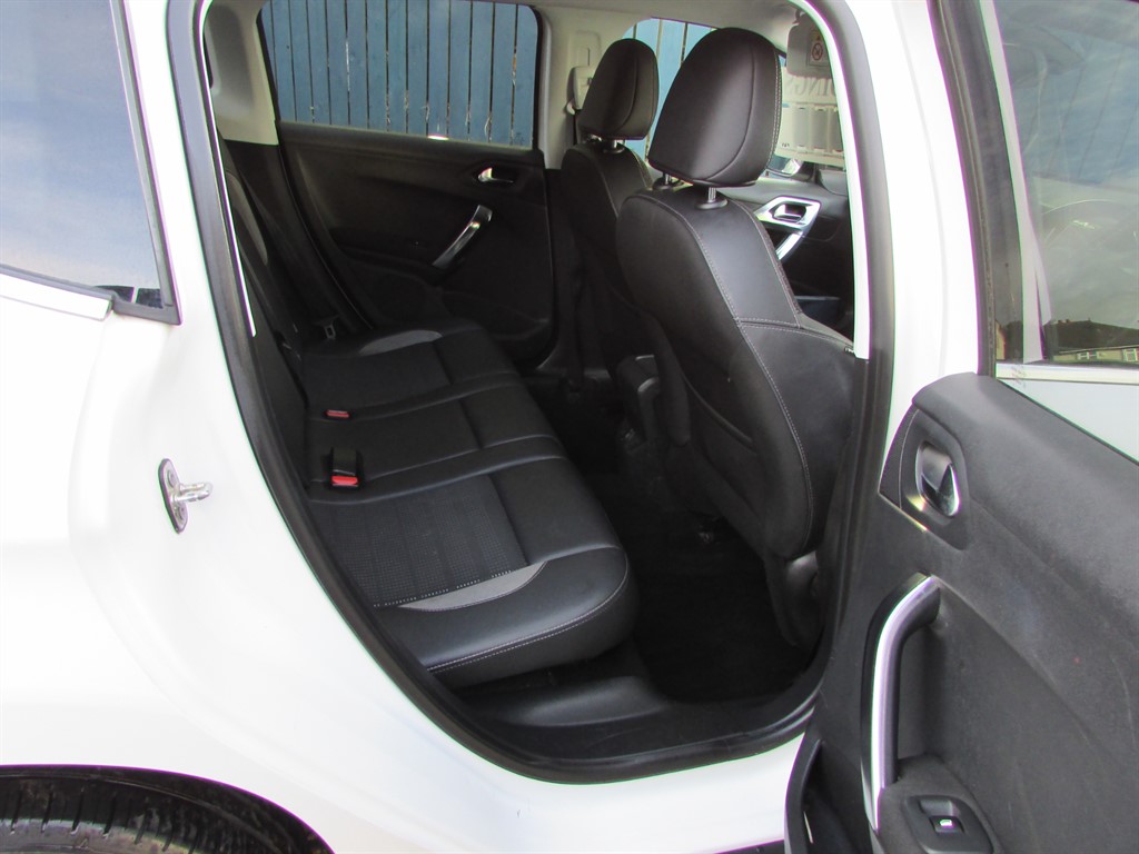 Used Peugeot 2008 2015 for sale - 76124910: Photo 9