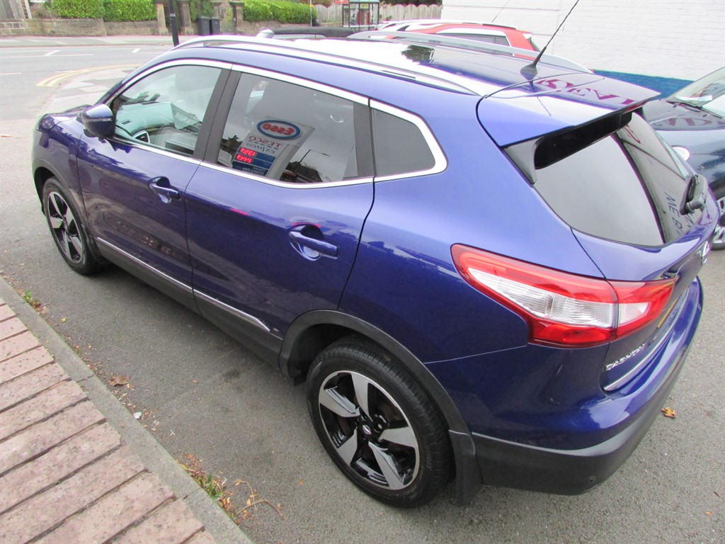 Used Nissan Qashqai 2016 for sale - 76104508: Photo 2