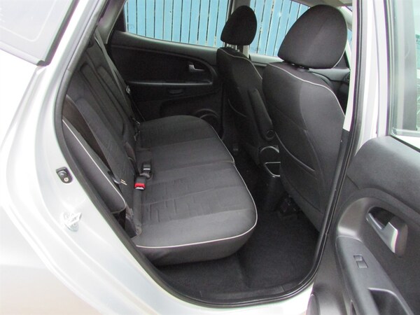 Used Kia Venga 2012 for sale - 76249936: Photo 14