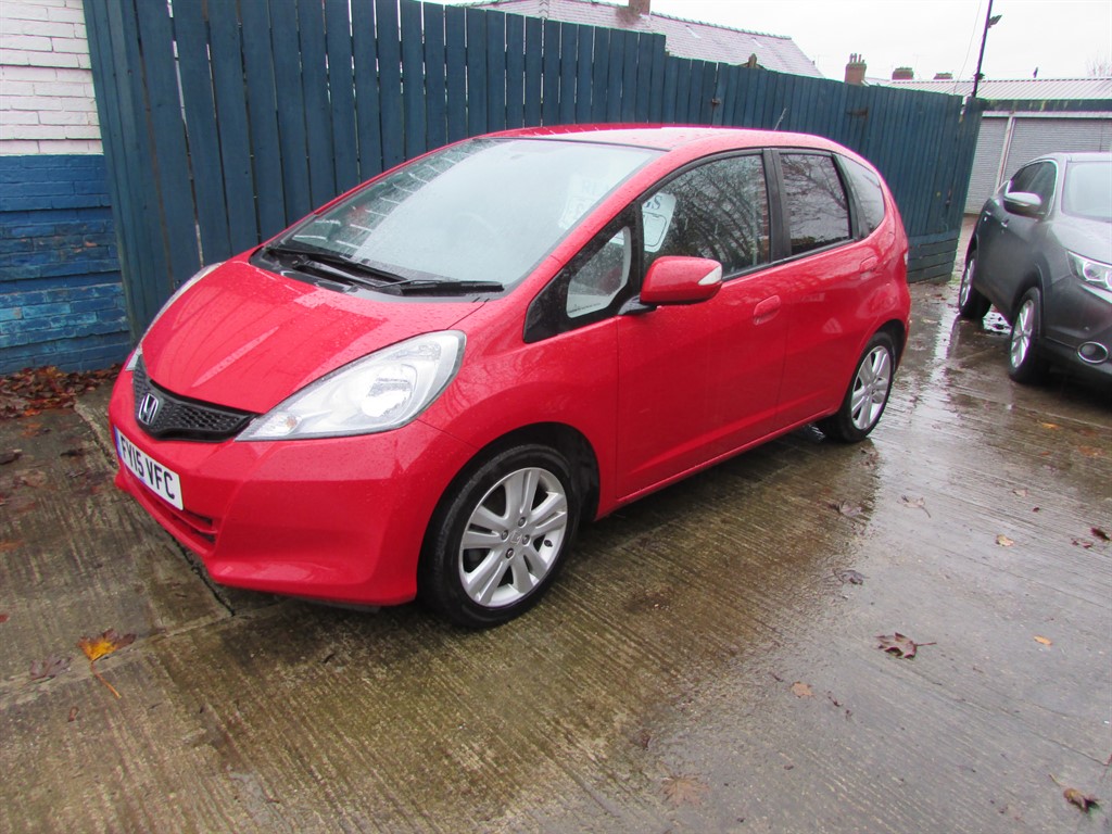 Used Honda Jazz 2015 for sale - 76557094: Photo 2
