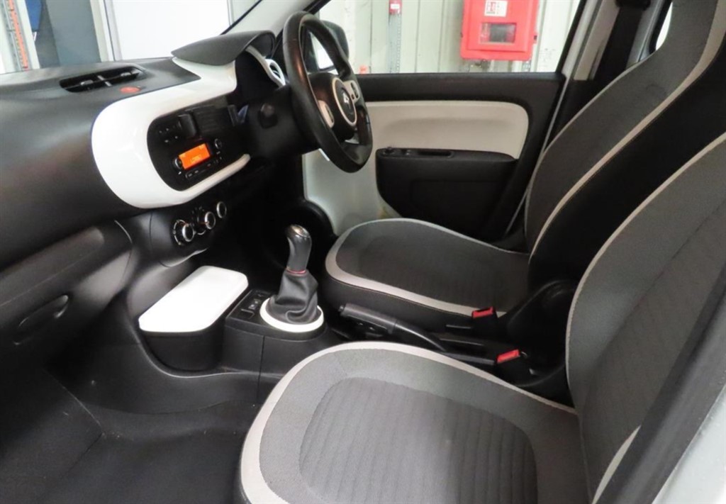 Used Renault Twingo 2016 for sale - 77540129: Photo 2