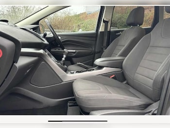 Used Ford Kuga 2016 for sale - 77462100: Photo