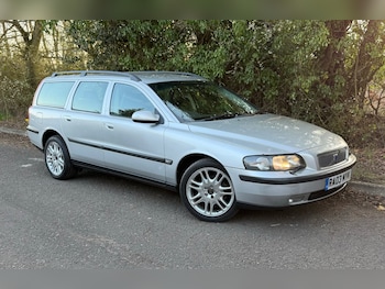 Used Volvo V70 2003 for sale - 77969081: Photo