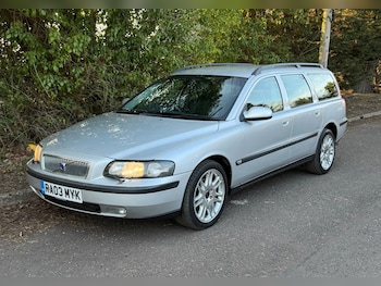 Used Volvo V70 2003 for sale - 77969081: Photo