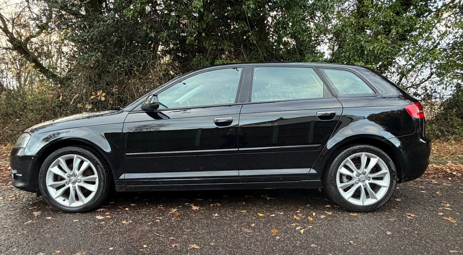Used Audi A3 2011 for sale - 76877697: Photo 4