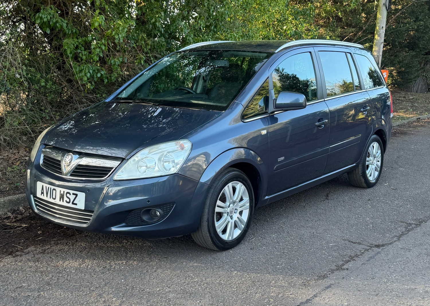 Used Vauxhall Zafira 2010 for sale - 77669430: Photo 2